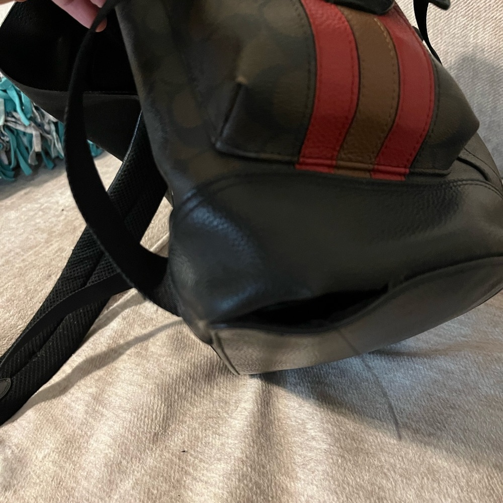Hudson Backpack In Signature Canvas - Picture 9 of 9